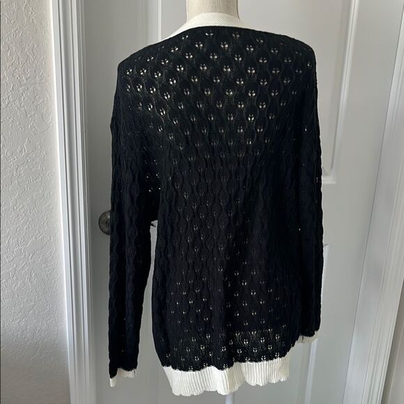 BloomChic Black Eyelet Knit White trim Scalloped ahem Cardigan Sweater US 14-16 - Picture 7 of 9